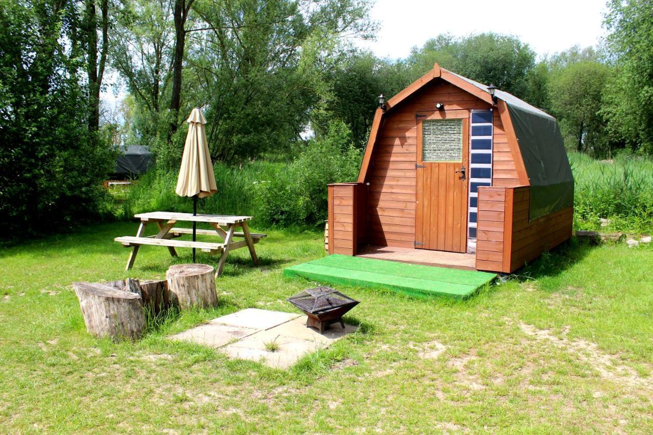 Rum Bridge Fisheries "The Cabin" Hotel Clare Exterior foto